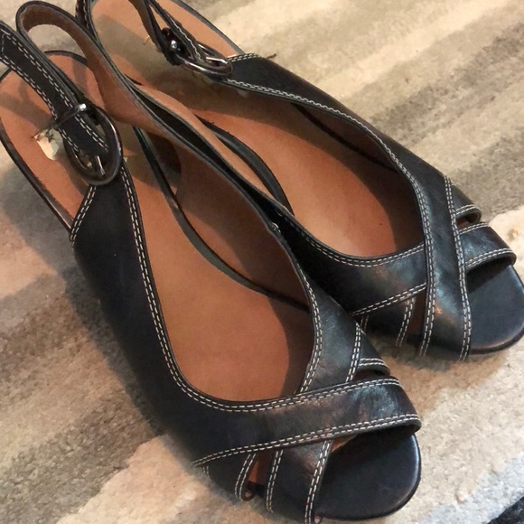 Black open toe sling back wedge sandals - Picture 3 of 5